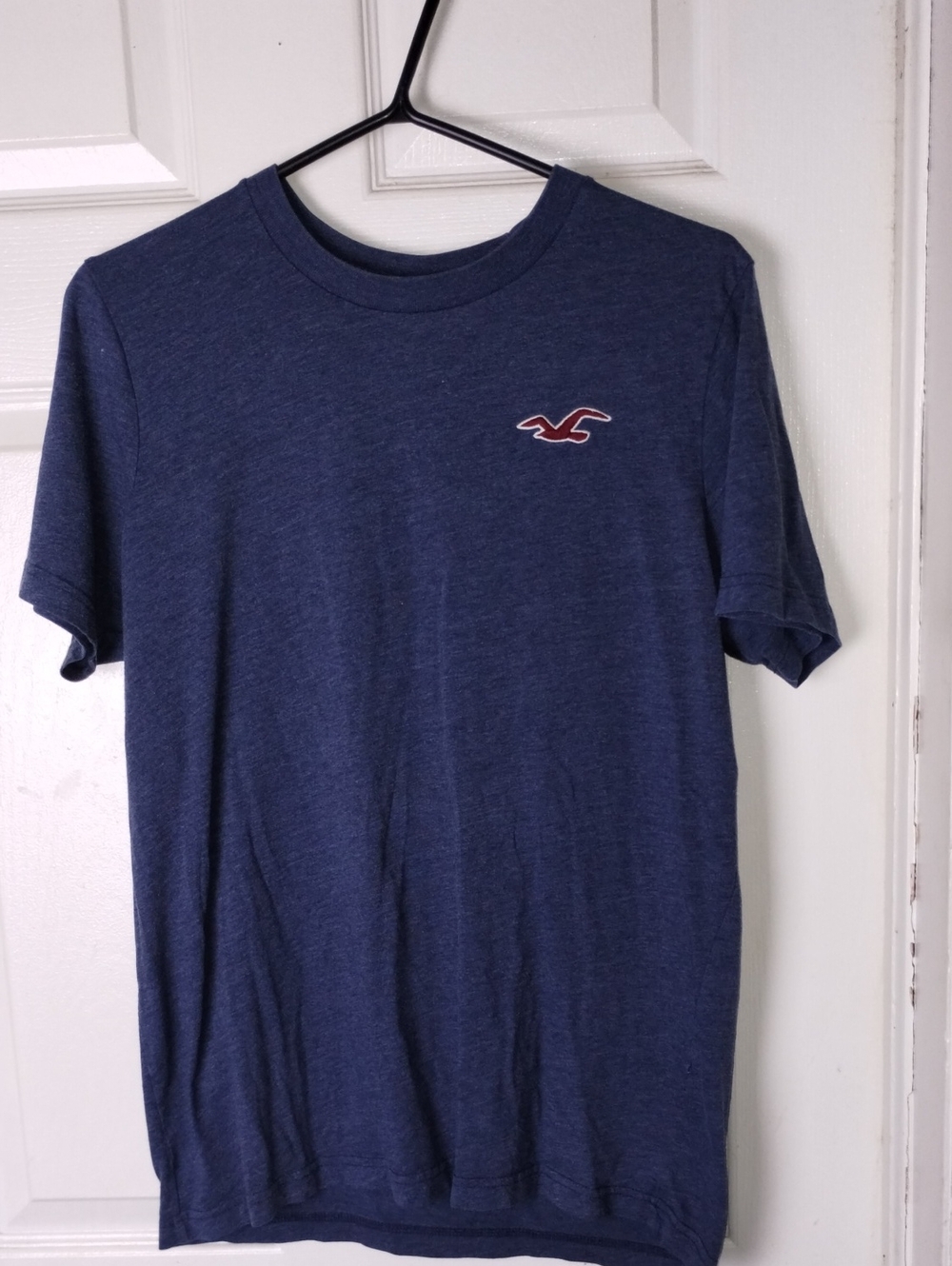 Hollister Navy Short Sleeve Tee with Red Logo Patch Size XL*Flaw*